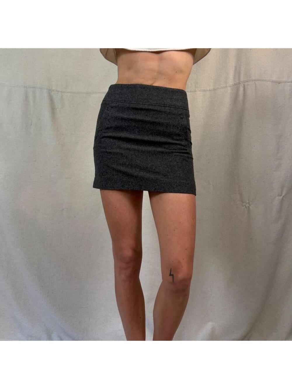 H&M Charcoal Gray Mini Skirt Size 4 Wool Blend Preppy